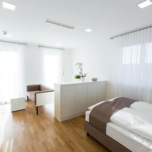 4* Hotel Shome